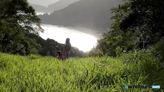 bAmateurs - I Masturbate On A Couple Having Sex