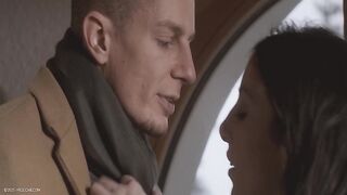 FrolicMe - Sandrillon - Snowed In