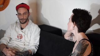 JacquieEtMichelTV - Katya - Improvises as an interviewer