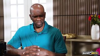 MomIsHorny - Aderes Quin - BIG Extra Credit