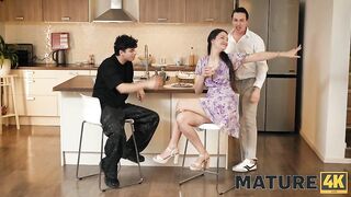 Mature4k - Lynna Nilsson - Yieldren of Men