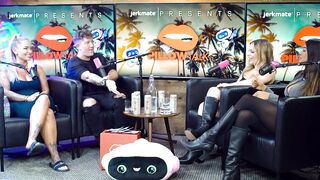 ANNA CLAIRE CLOUDS & HAYLEY DAVIES SHOW LIL DED JANET HOW TO EAT PUSSY