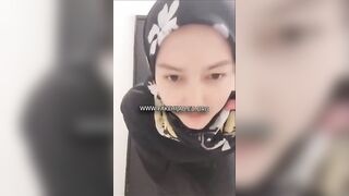 Hijaber Cantik VCS Colmek Di Toilet Umum