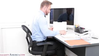 Dark-skinned brunette seduced her colleague to fuck her ????