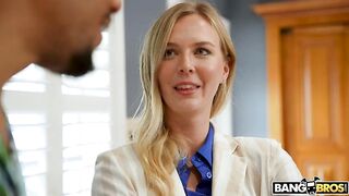 PUTA DISFRUTA DE UN POLLON GIGNATE EN SU COÑO Y ANO