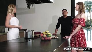 Two girlfriends seduced a guy into a passionate group sex ????