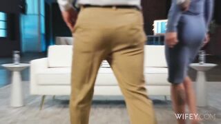 Alex Lending Sammm To Jax