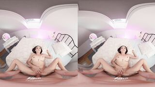 Alisson Sinn Wants To Take Things Slowly Before You Enter Deep Into Her Tight Ass