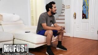 MOFOS - Quinn Waters Is Shocked By Her Son’s Friend’s Size And Satisfy Her Curiosity