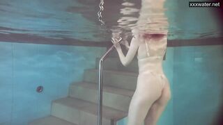 Sasha Vetochka goes naked into the pool
