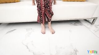 Kiki Mink Gets Her Pussy Stretched Open