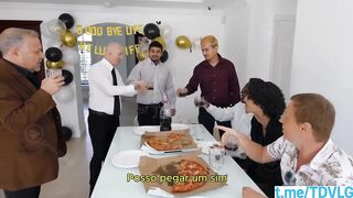 Na Festa De Despedida Deu Uma Loirinha Pra Ele LEGENDADO - Kali Roses