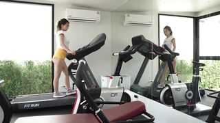 I came to the gym to work out and there was a hot chick there ready to cheat on her boyfriend.