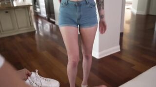 Olivia Madison giantess feet