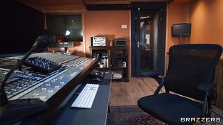 Brazzers - Kenia Music - The Vocal Voyeur