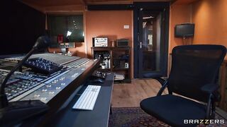 BrazzersExxtra - Kenia Music - The Vocal Voyeur